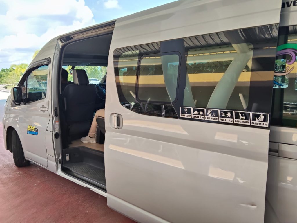 Banyumili Travel rute Balikpapan Samarinda Bontang Sangatta bisa dipesan secara online di www.banyumilitravel.id